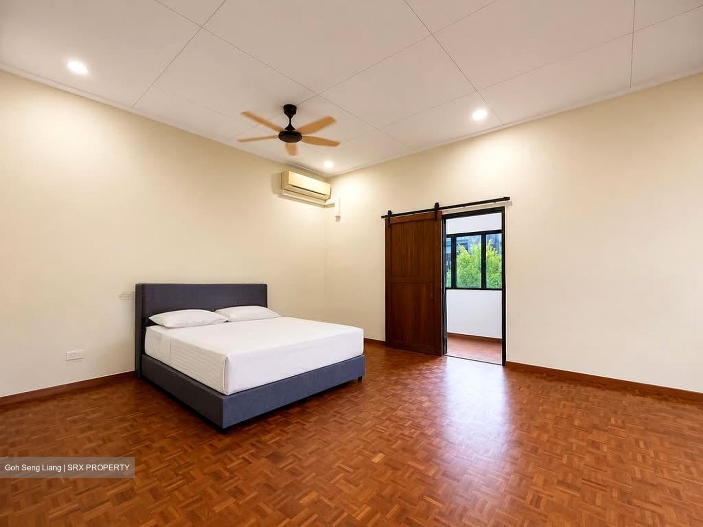Pasir Ris Beach Park (D18), Semi-Detached #588896031